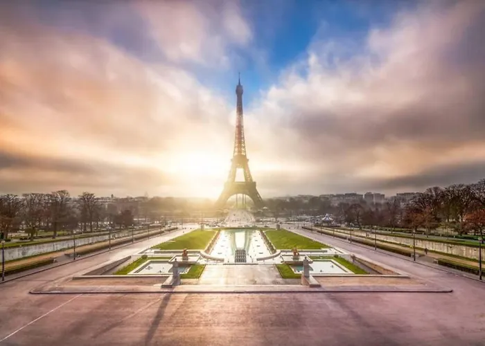 Parisian Charm Close Trocadero