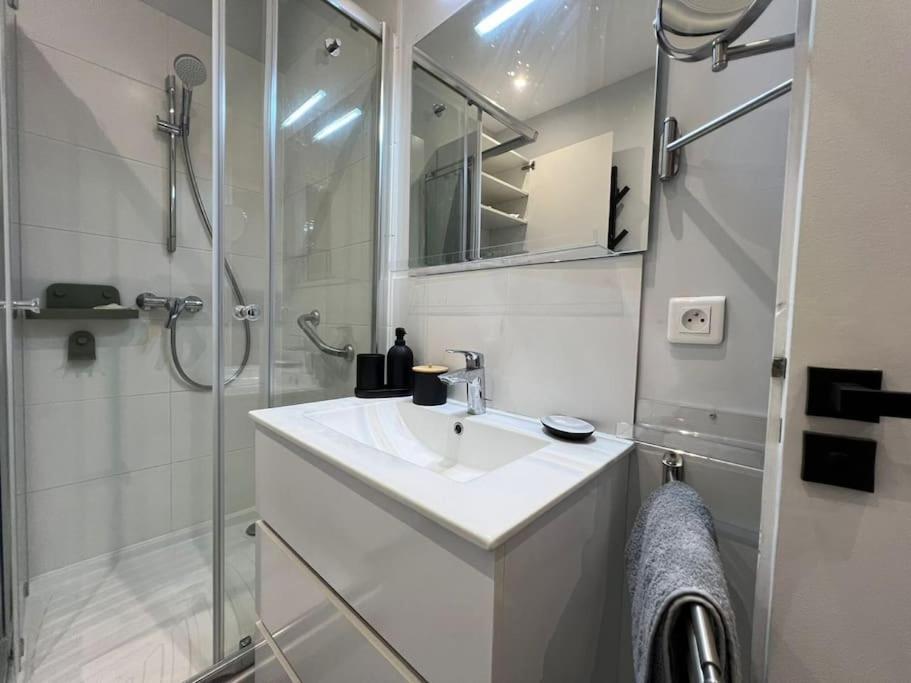 Apartment Parisian Charm Close Trocadero